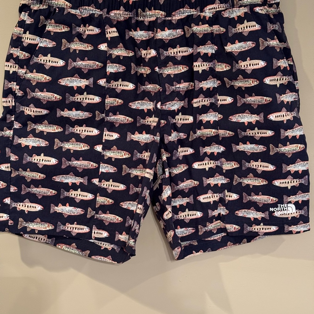Men’s The North Face fish pattern shorts. Size Medium. Like new!